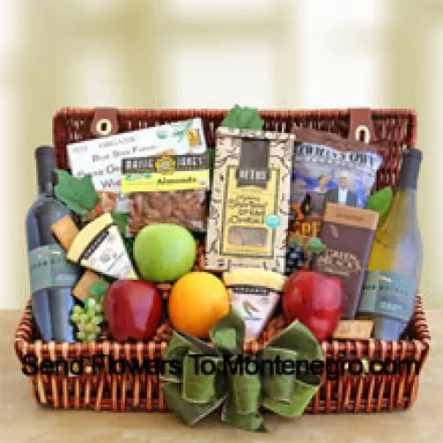 Esta cesta de regalo de Navidad incluye frutas frescas, como manzanas crujientes y naranjas jugosas, dos quesos cremosos orgánicos y galletas de piedra molida, dos botellas de vino orgánico, almendras orgánicas tostadas premium, una bolsa de papas fritas crujientes y deliciosas galletas Shortnin’ bread. (El contenido de la cesta, incluido el vino, puede variar según la temporada y la ubicación de entrega. En caso de indisponibilidad de cierto producto, lo sustituiremos por un producto de igual o mayor valor)