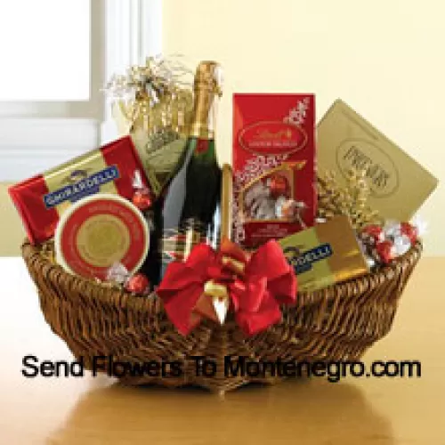 Esta cesta de regalo incluye vino espumoso Domain Ste. Michele, surtido de trufas de chocolate, 2 barras de chocolate clásico Ghirardelli, galletas de sésamo tostado, queso gourmet y mezcla de frutos secos salados. (El contenido de la cesta, incluido el vino, puede variar según la temporada y la ubicación de entrega. En caso de falta de un cierto producto, lo sustituiremos por un producto de igual o mayor valor)